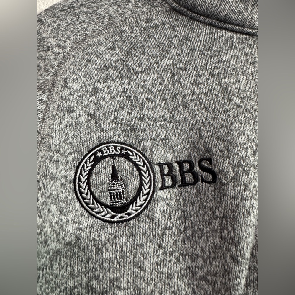 Patagonia zip up sweater - Picture 3 of 8